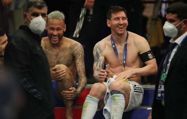 赛拉回到自 赛拉回到自